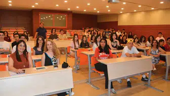 İzmirli lise öğrencileri artık dijital medyayı profesyonelce kullanacak