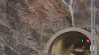 Artvin ve Erzurum arasındaki ulaşım heyelan nedeniyle kesildi