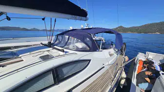 Göcek açıklarında yakalanan yelkenli teknede 36 kaçak göçmen çıktı