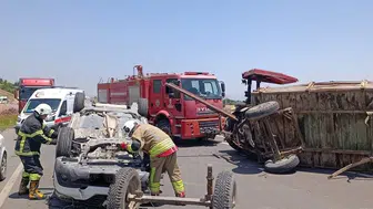 Hatay'da traktör ve otomobilin karıştığı kazada iki kişi yaralandı