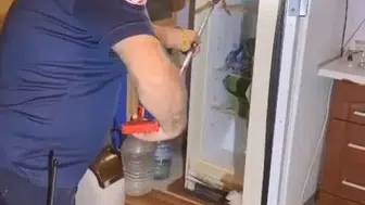 Elazığ’da bir evin buzdolabından yılan çıktı