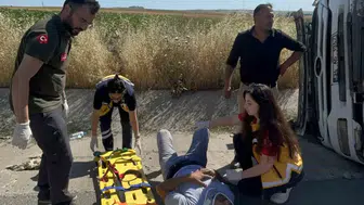 Ergene’de hafriyat kamyonu devrildi