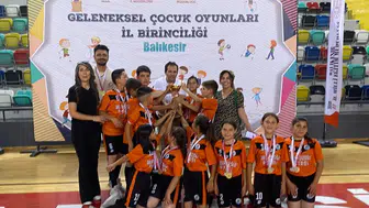 Ayvalık’ın küçük köy okulundan Balıkesir’e şampiyonluk mührü