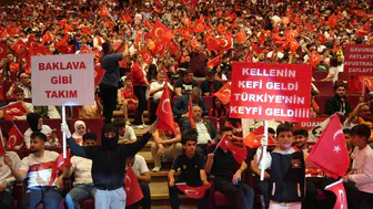 Gaziantepliler milli maçı 15 bin kişiyle dev ekranda izledi