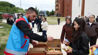Tokat’ta sınav günü öğrencilere belediye desteği