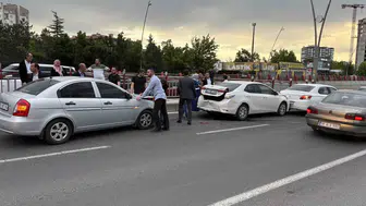 Kayseri'de alt geçit trafiğini birbirine katan zincirleme kaza
