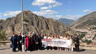 Tosya Belediyesi kadınları tarih yolculuğuna çıkardı