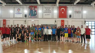 Denizli’de potanın usta isimleri şampiyonluk için parkeye çıktı