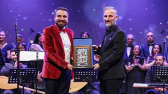 Esenler'de sanat Gazze'deki yaraları sarmak için sahneye çıkıyor