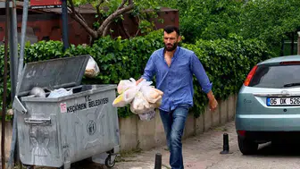 Hurdacının ekmek seferberliği 15 ton gıdayı çöpten kurtardı
