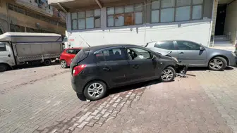 Kağıthane’de yokuş aşağı kayan otomobil dört araca çarptı