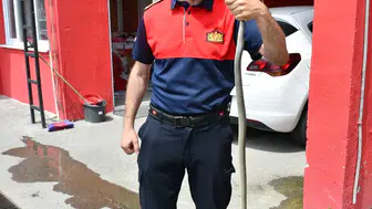 Sağlık ocağına giren yılan hastaları korkuttu