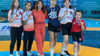 Köyceğizli genç güreşçiler Ankara'dan madalyalarla döndü