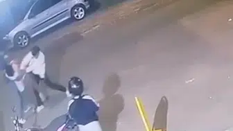 Çorlu sokaklarında bıçaklı kavga kameraya yansıdı