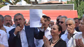 Balıkesir’de CHP’den büyük kopuş İl yönetimi ve 12 belediye başkanı istifa etti