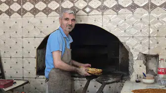 Adıyaman’da fırıncıların 400 derecelik ateşle imtihanı