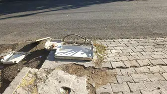 Adıyaman Kahta’da açıkta kalan elektrik kabloları mahalleliyi tedirgin ediyor