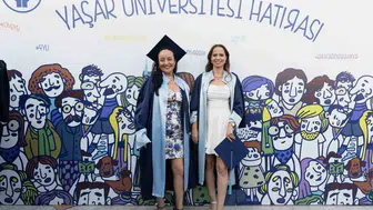 Üniversite sıralarına dönen annelerden çifte başarı hikayesi