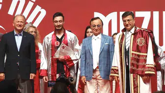Yeni Yüzyıl Üniversitesi binlerce genci iş hayatına uğurladı