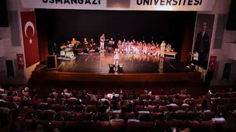 Miniklerden hastanede tedavi gören arkadaşlarına anlamlı 90’lar desteği