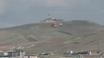 Bahçesaray'dan havalanan helikopter 81 yaşındaki hastayı hayata bağladı