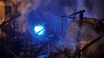 Bilecik'te gece yarısı çıkan yangın bir yıllık emeği küle çevirdi