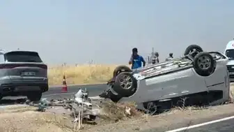 Silvan yolunda otomobiller çarpıştı 9 kişi hastaneye kaldırıldı