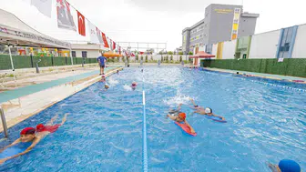 Mersin'de ücretsiz yüzme kursu dönemi başladı