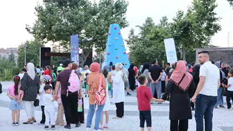 Hacılar meydanı çocukların neşesiyle doldu