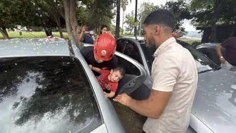Antalya'da bebek dehşeti Kilitli araçta 45 dakika mahsur kaldı