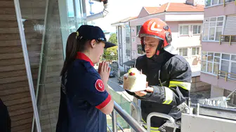 İtfaiye ekiplerinden Nihal Su için unutulmaz doğum günü sürprizi