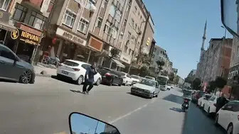Esenler'de dikkatsizlik bir kadını hastanelik etti