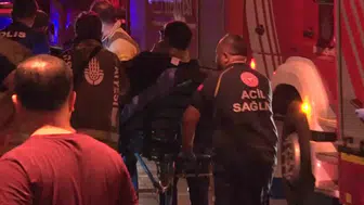 Fatih’te bir evde çıkan yangın mahalleliyi sokağa döktü