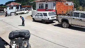 12 yaşındaki çocuğun duyarlı hareketi güvenlik kamerasına yansıdı