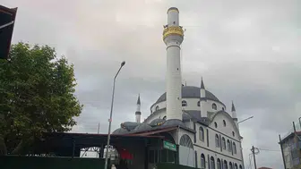 Amasya Taşova'da fırtına dehşeti Çatılar uçtu minare yıkıldı