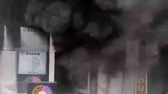 Nusaybin'de bir halı mağazası alevlere teslim oldu
