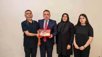 Vali Sözer şehit ailesinin evine konuk oldu
