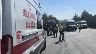 Gaziantep'te işçi servisi tıra çarptı 11 kişi hastanelik oldu
