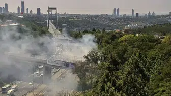 TEM Otoyolu'nda seyir halindeki kamyonet küle döndü