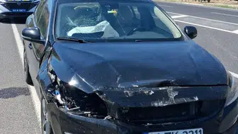 Malatya’da otomobil tıra çarptı Baba ve oğlu yaralandı