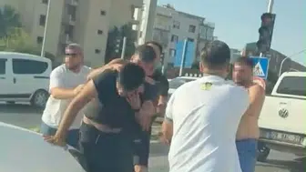 Kuşadası'nda trafikte öfke krizi 540 bin liraya patladı