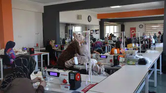 Şahinbey’de kadınlar tekstil atölyelerinde kendi işinin patronu oluyor