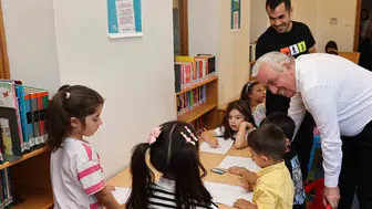 Nilüferli minikler okula kütüphanede hazırlanıyor
