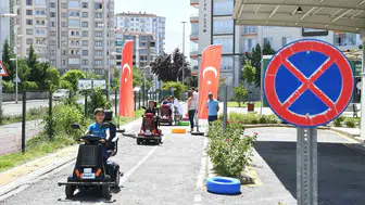 Malatyalı miniklere uygulamalı trafik dersi
