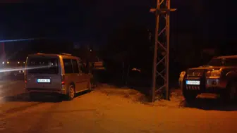 Karapınar kavşağında kamyonetler çarpıştı