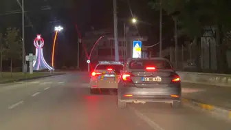 Aksaray sokaklarında alkollü sürücü ile polisin tehlikeli kovalamacası