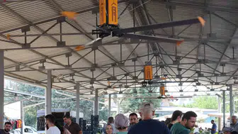 Kozan Belediyesi pazar yerini güneş enerjisiyle serinletiyor