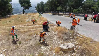 Şairler Tepesi gönüllülerle temizlendi