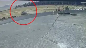 Derik'te korkutan kaza anı güvenlik kamerasına yansıdı