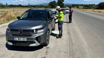 Çanakkale yollarında jandarma denetimi 17 araç trafikten çekildi